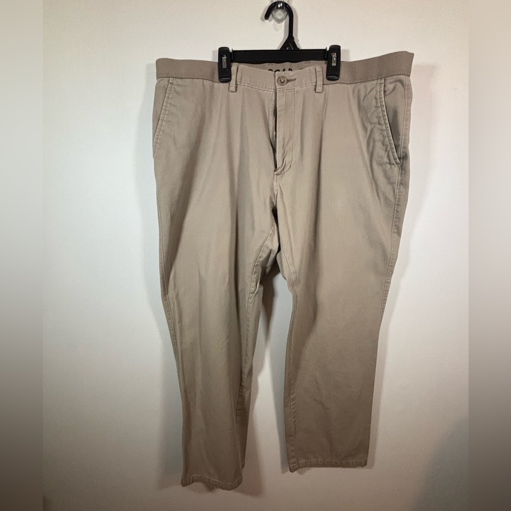 Haggar Action Khaki Straight Fit Pants Men’s 42x29 Beige Stretch Comfort